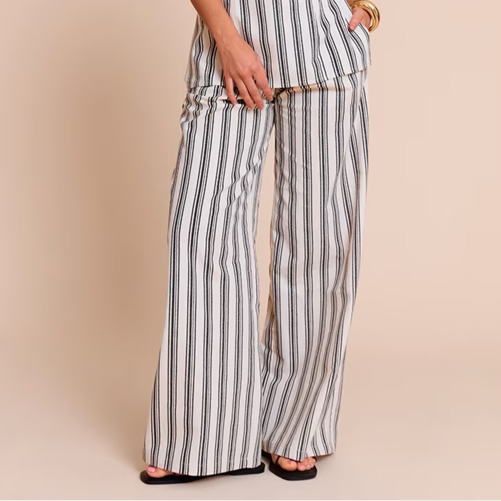 NWT PrettyLittleThing Striped Pleated Wide Leg Trousers Size 6